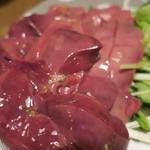 酒菜坊 橋蔵 - くじら刺＆大山地鶏レバ刺　ズームアップ