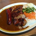 オンザカレー - とんてきカレー+燻製ソーセージ+ルー大盛り