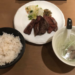 Gyuutan Waka - 三枚定食1360円税込