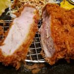 とんかつ檍 - キレイなピンクなんだけどね、写真下手だなー