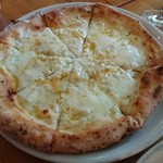 Pizzeria da Torachici - クワトロフォルマッジ