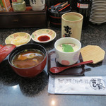 すし蔵 - 特製赤だし、海鮮とろ～り茶碗蒸し