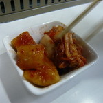 炭火焼倶楽部 - お疲れサマセットのキムチ