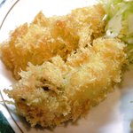かつれつ四谷たけだ - カキミックス定食 1050円 のカキフライ2個