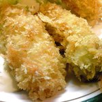 かつれつ四谷たけだ - カキミックス定食 1050円 のカキフライ2個