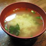 かつれつ四谷たけだ - カキミックス定食 1050円 の味噌汁