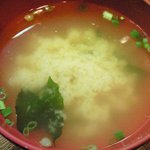 かつれつ四谷たけだ - カキミックス定食 1050円 の味噌汁