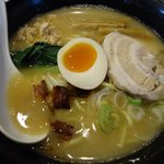 二代目秀ラーメン（正油とんこつ）６５０円