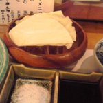 Kushimatsu - たこ唐揚げのソースと塩山椒