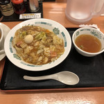 日高屋 - 中華丼、610円。