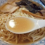 Nukumori Chuukasoba Ginga - 琥珀色のスープ
                        旨味がしっかり詰まっています