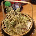 くつろぎ亭ひこべえ  - 旬の山菜天ぷら