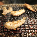 焼肉 木村屋 - 網の上のお肉たち