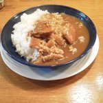 8 1／2 - チキンカレーライス。ほろりととろけるチキンがたまらない。