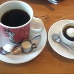 カフェ バンライケン - 左：コーヒー そよかぜ
            右：ミニデザート