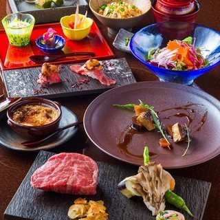 Dinner menu with 7 items starting from ¥10,000 (excluding tax)