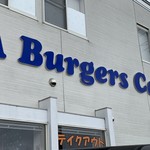 A Burgers Cafe - お店の外観