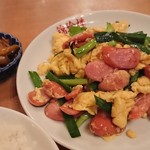 錦珍楼点心舗 - ウインナーとニラ玉子炒め定食(780円)