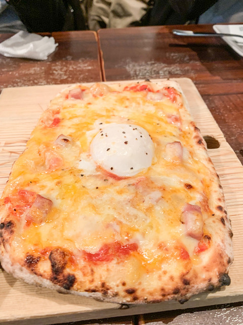 Closed]APIZZA Ikebukuro Rikkyodori Ten （APIZZA） - Ikebukuro/Pizza | Tabelog
