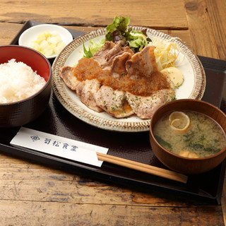 東京・武蔵村山のブランド豚を使用したカツやステーキを提供