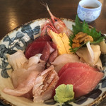 Oshokujidokoro Oose - 海鮮丼の甘海老の下にはホタルイカ♪