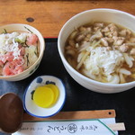 丸富　本店 - かしわうどん(650円)+ミニネギトロ丼(300円)