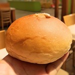 Natural Bread Bakery - とろけるピーナッツクリームパン