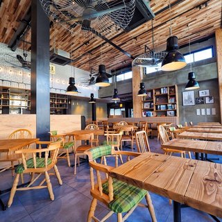 Perfect for all kinds of gatherings♪ Total number of seats: 156! Large stylish cafe