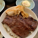 赤坂 らいもん - ご飯をもらって焼肉丼で