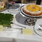 宗右衛門 - 抹茶のオペラとオレンジのタルト