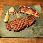 ラ プランシュ - 短角牛ヒレと付け合せの薩摩赤鶏モモ肉