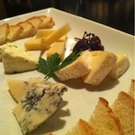 バー レッドローズ - チーズ盛り合わせ