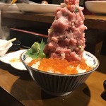 焼酎・スポーツBAR MONROE - 盛りすぎる海鮮タワー丼