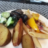 R restaurant & bar - 