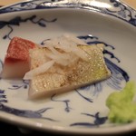 味あら井 - ビッグサイズ四日寝かしのシマアジ 炙りと造り