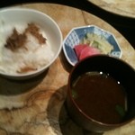 Ginzatakumi - ご飯と赤だし、お漬物