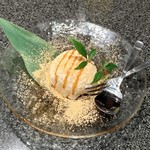 Koube gyuu matsuzakaushi ittou gaiginza shabuki - 黒蜜きな粉のアイスクリーム（580円）