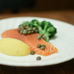 ビストロ プーフェ - 厚切り! タスマニア産サーモンのマリネ demi☆