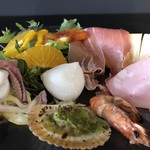 ピッツァ ジューシー - 季節の前菜盛り合わせ