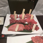 焼肉専科 肉の切り方 集会所 - 