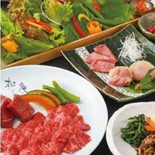 Banquet course with 15 dishes starting from 6,000 yen (6,600 yen including tax)