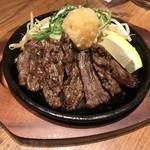 日本一の串かつ横綱 - ハラミ鉄板焼き（680円）