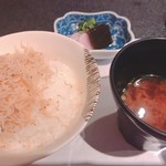 祇園うえもり - ちりめん山椒ご飯と赤出汁・香の物