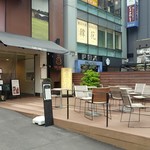 CAFE ONE HALF - 新宿高島屋の近くです