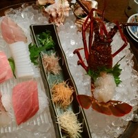 春鶯亭ひら - 舟盛(伊勢海老･サザエ･ホラ貝･太刀魚･平目･烏賊･鯛･大トロ･中トロ)