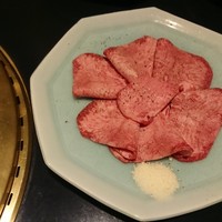 食道園 北新地店 - 上タン塩焼き 1,850円