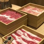 Shabushabu Onyasai - 厳選牛とアンデス高原豚しゃぶしゃぶ&特選鍋・肉ノ寿司食べ放題コース2,980円(税別)…これくらいのお肉ならペロリと食べられちゃいます(笑)