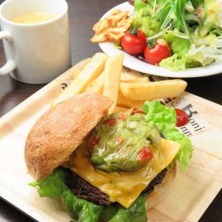 ハンバーグ・ステーキ&ケーキ Amour_1