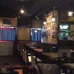 カスタマンダップ 大塚 - 早い時間。誰もいない店内。なかなか雰囲気あります。