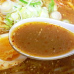 ラーメン 龍覚 - スープはこんな感じ